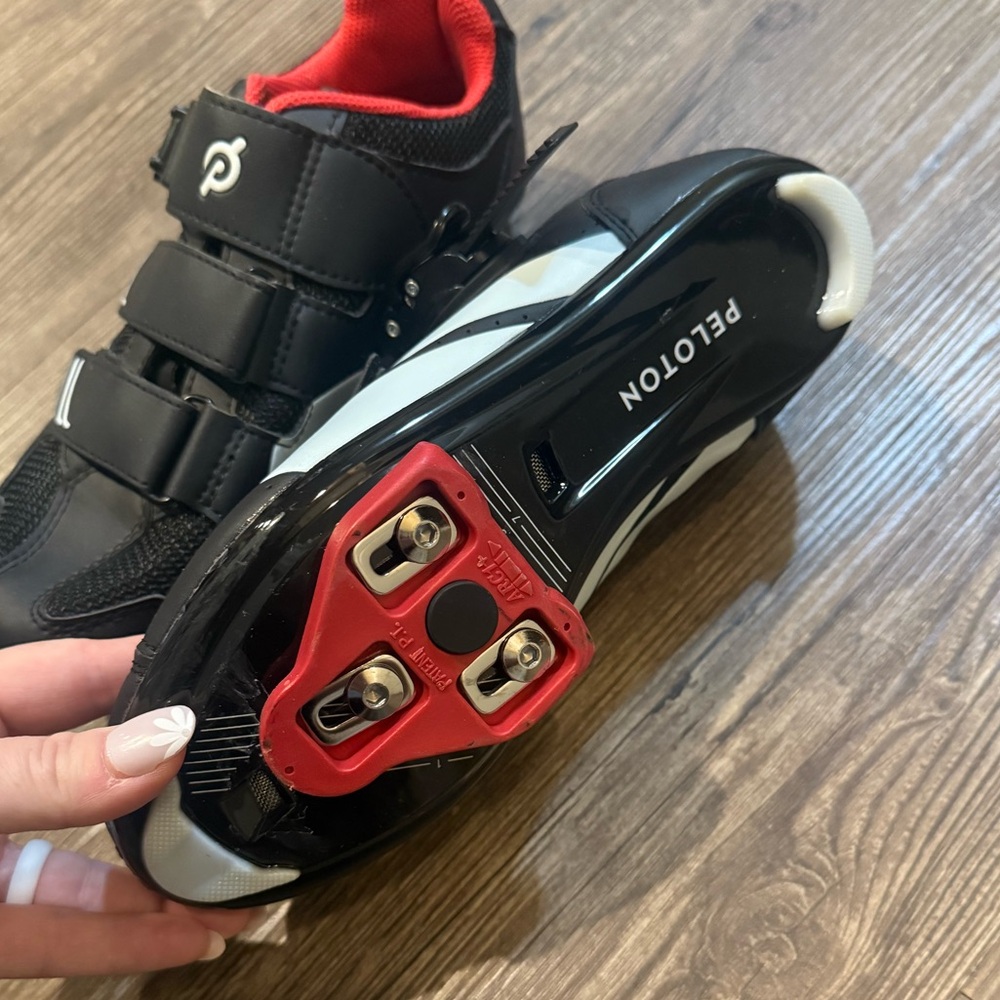 Peloton Women’s Black Indoor Cycling Shoes with Straps & Cleats Size EU 38 - Picture 6 of 6